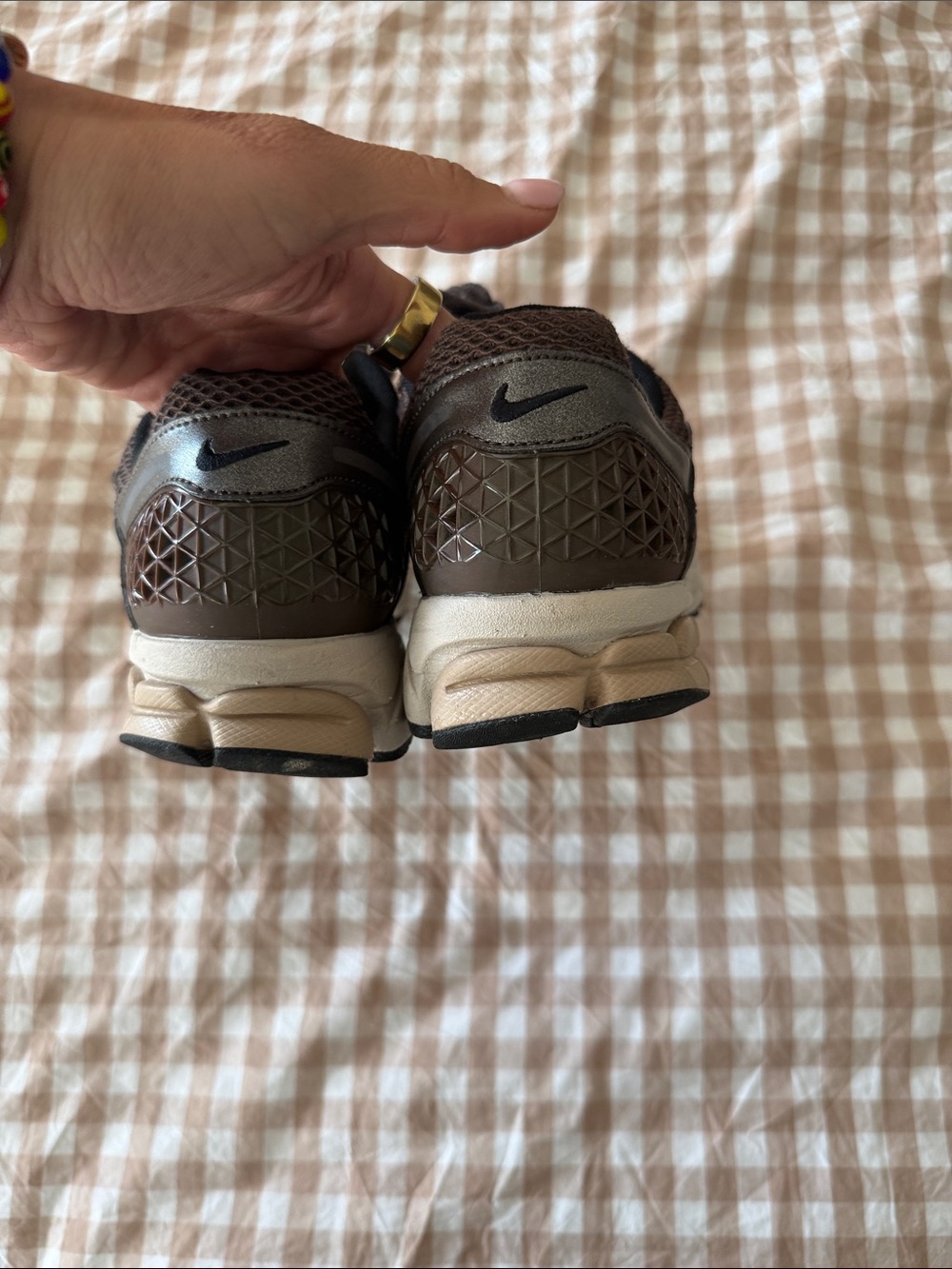 Nike Women’s Vomero 5 Brown Mesh Running Sneakers - Picture 4 of 6